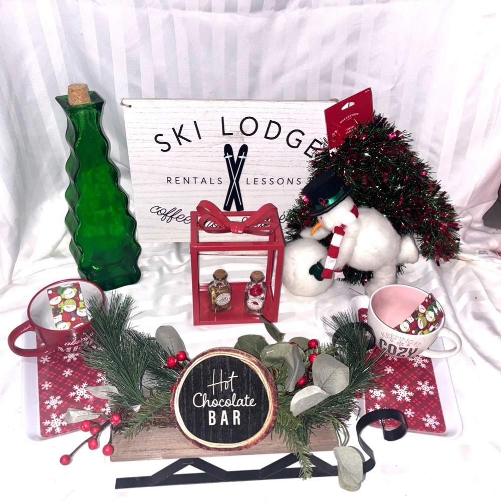 Holiday decor bundle - Picture 2 of 3